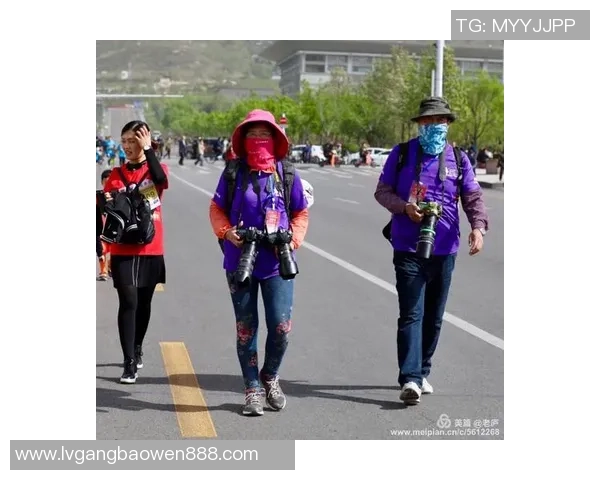 足球明星倾情代言士力架展现运动激情与活力的精彩瞬间